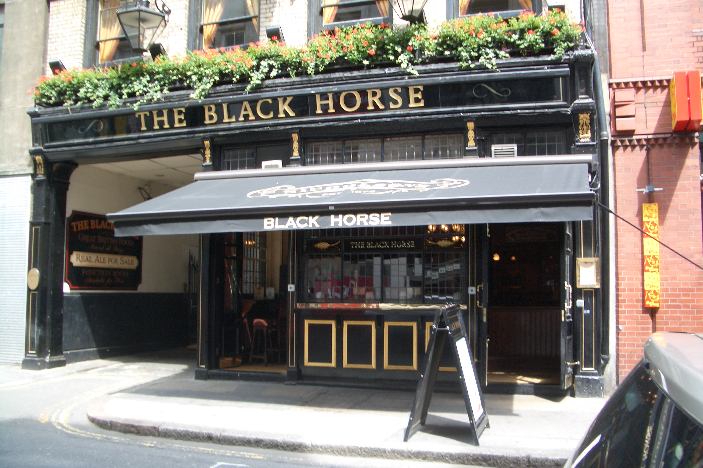 London pub